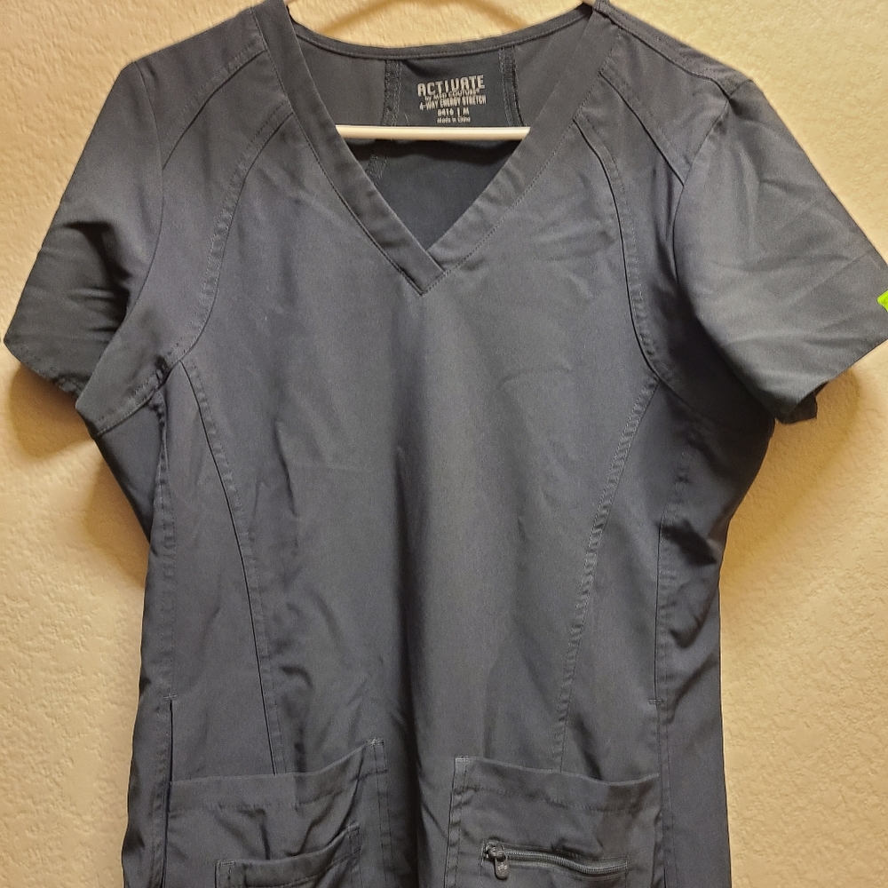 Medcouture Activate scrub set